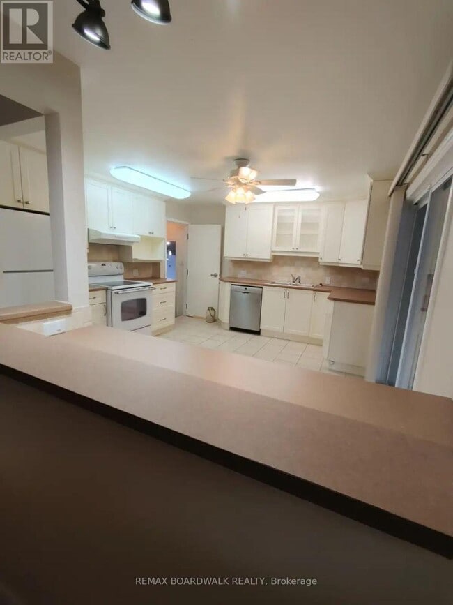 Photo - 4918 Leitrim Rd