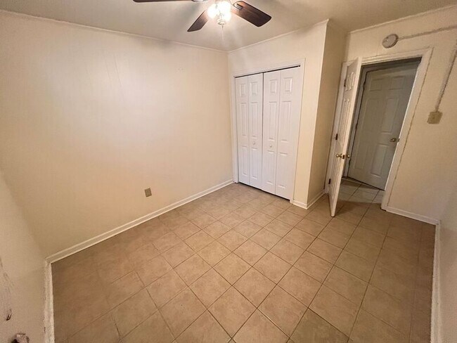 Photo - 3245 Ivanhoe Street