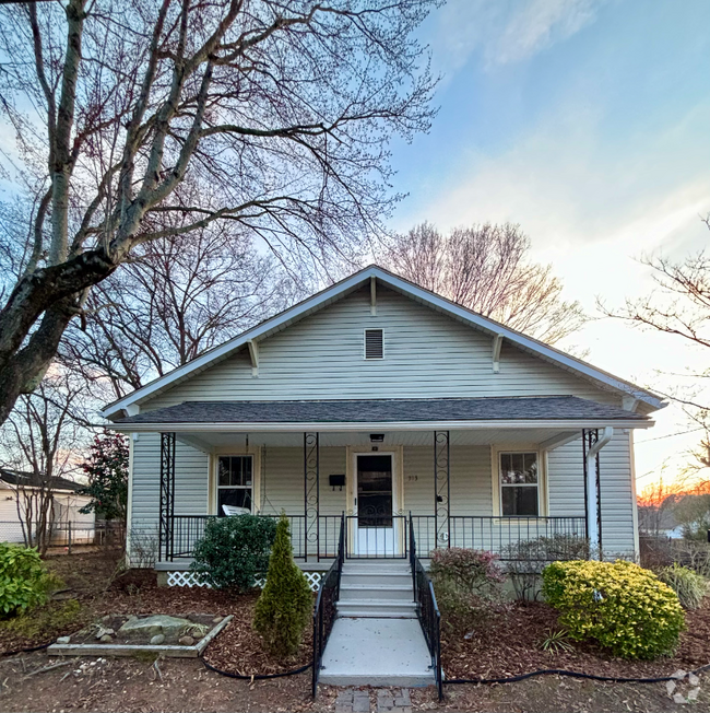 Building Photo - 313 Dingler Ave Rental