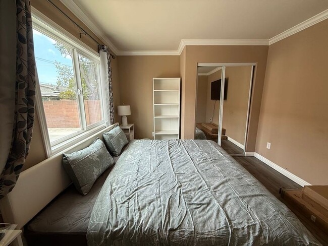 Charming 4-Bedroom, 2-Bath Fully Furnished... - Charming 4-Bedroom, 2-Bath Fully Furnished...