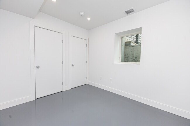 Building Photo - 95 Griswold St Rental