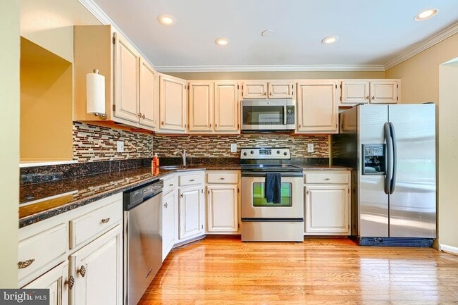 Photo - 30 Old Forge Ct