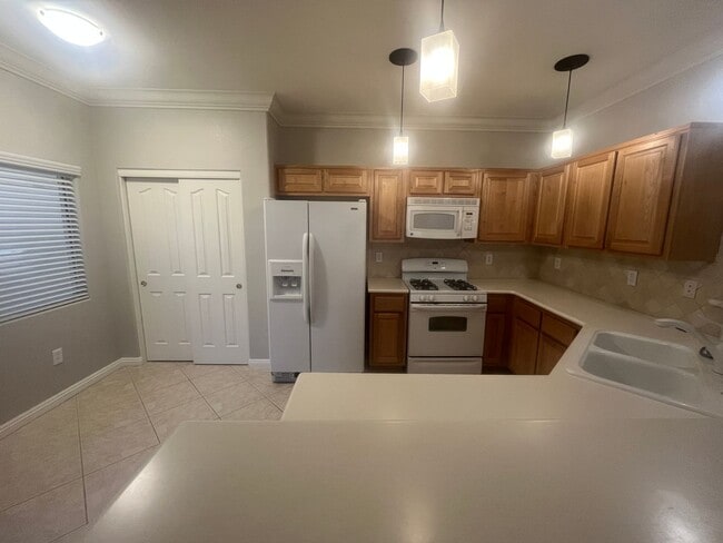 Photo - 3 Bedroom Townhome - Centennial Hills