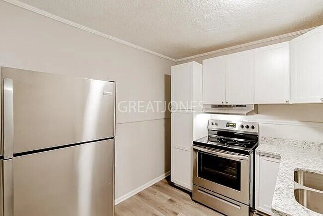 Photo - 2821 Snavely Ave SW