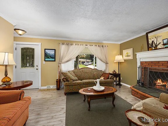 Photo - 583 Kingsbury St NW