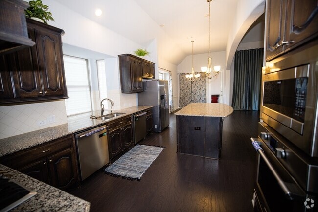 Building Photo - 13923 Hopewell Dr Rental