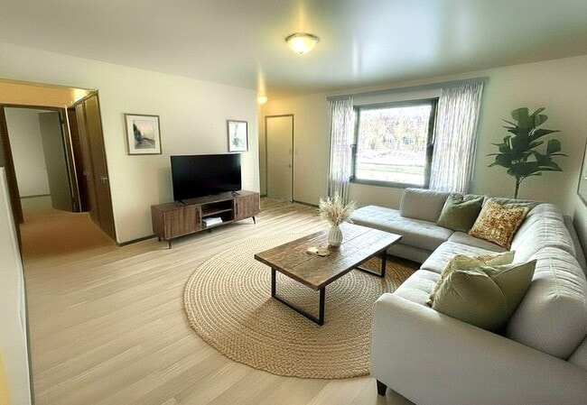 Building Photo - 805 E Cedar Ave Unit 805 E. Cedar Ave.