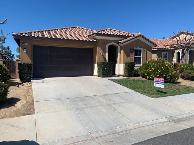 Building Photo - Single Story 3 bed 2 bath with Den