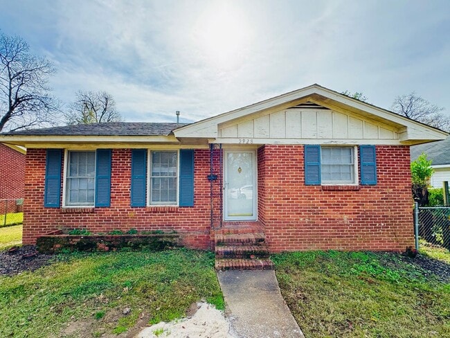 Building Photo - Charming 3-Bedroom Brick Home with Beautiful Hardwoods!