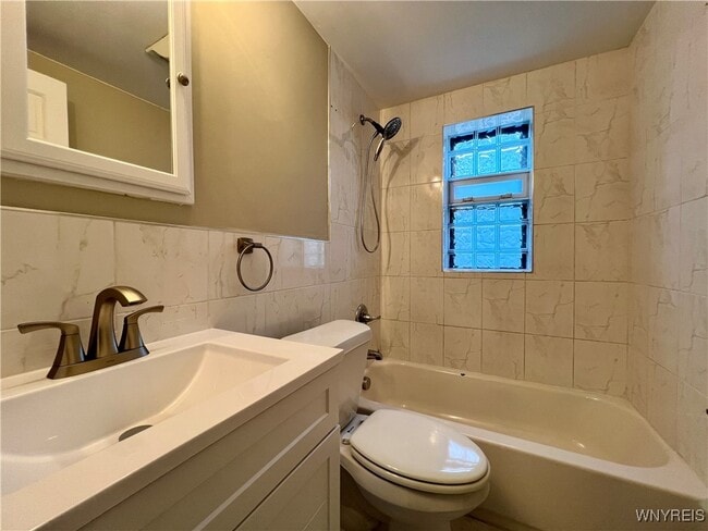 Building Photo - 1225 Hertel Ave Rental
