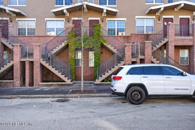 Building Photo - 340 E Ashley St