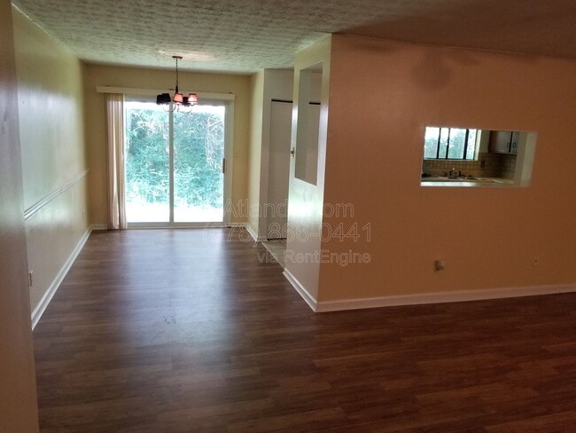 Photo - 905 Hemingway Rd