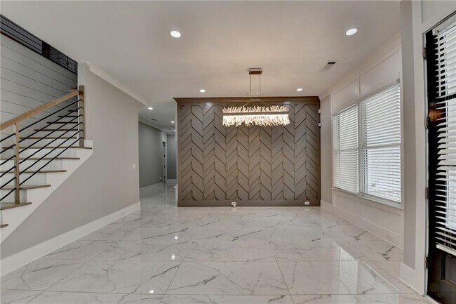 Photo - 960 Nours Cir SE