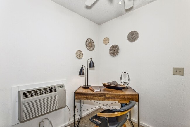 Birch - Studio / 1 Bath - 425 Sq.Ft.