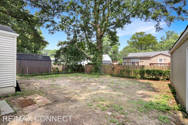 Photo - 3 br, 2 bath House - 723 Woodfin Rd