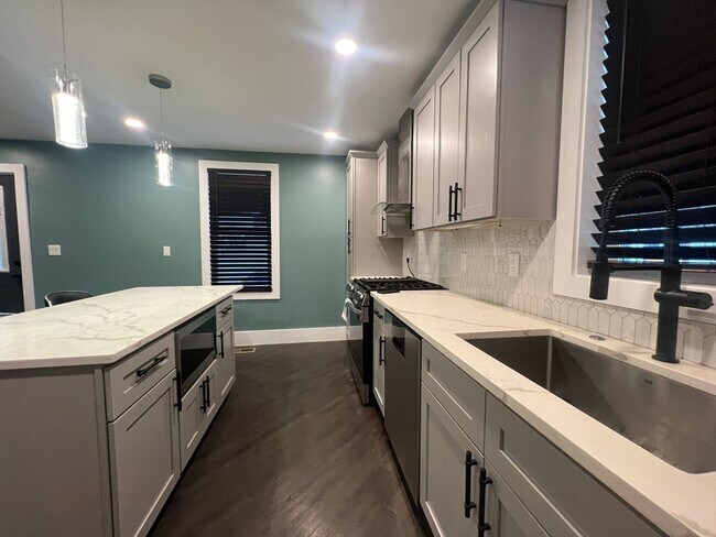 Photo - 96 Washington St Unit 1