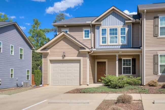 Photo - 3 Bedroom 2.5 Bath Townhouse