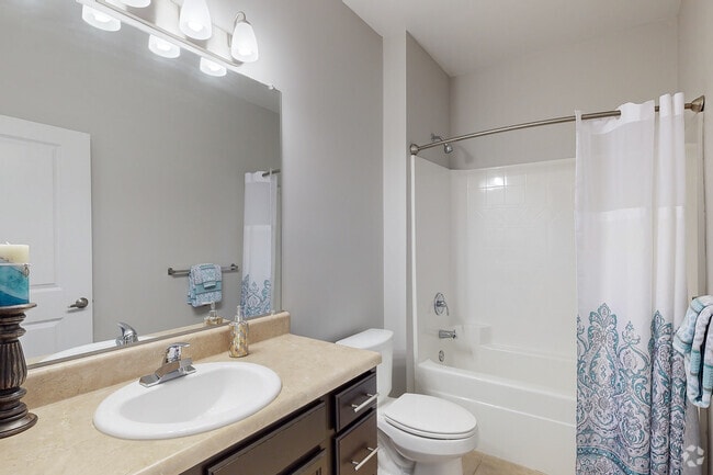 2BD 2BA 1,566SF