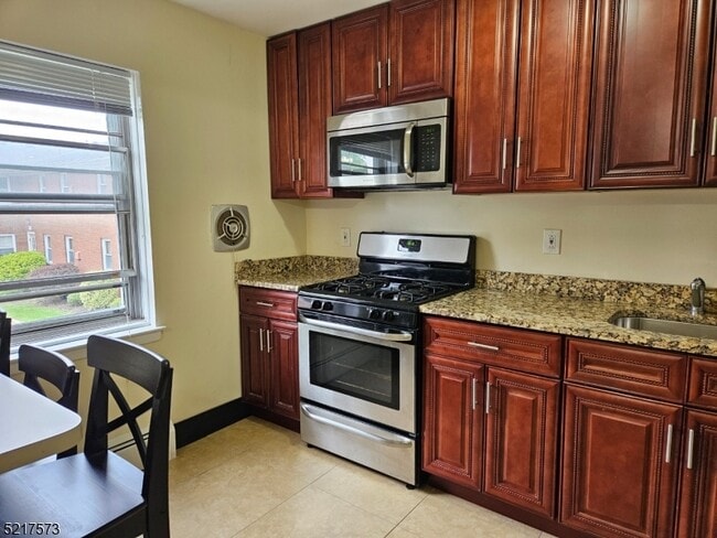 Photo - 1140 Valley Rd Unit 1B