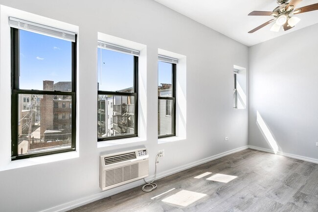 Photo - 4871 N Magnolia Ave