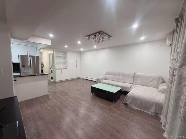 Photo - 45-36 204th St