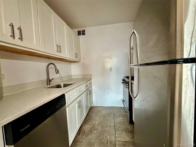 Photo - 132-54 Pople Ave Unit #3