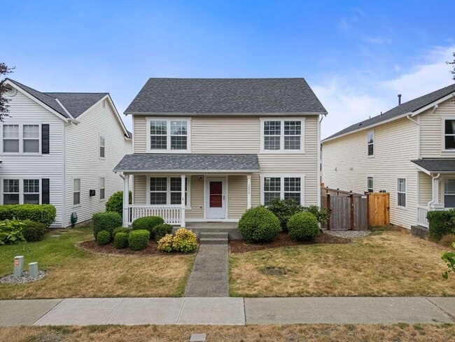 Building Photo - Spacious DuPont Home with A/C, Bonus Loft, Large Patio & Fully Fenced Yard!