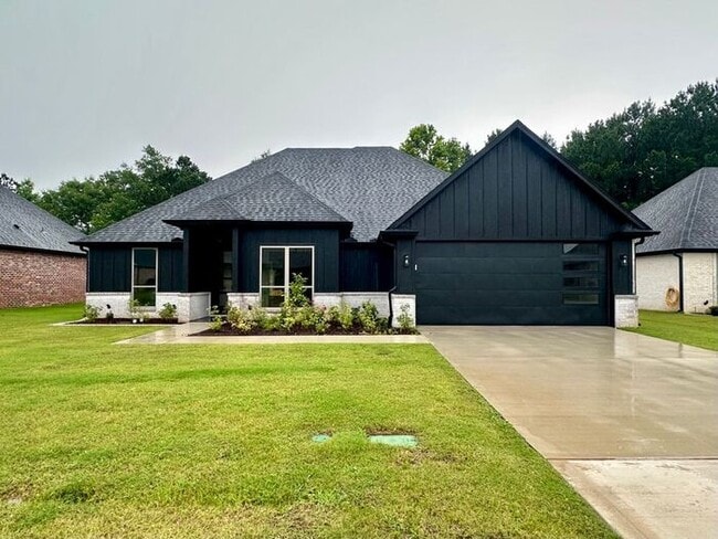 Available Now! Luxurious 3 Bedroom 2 Bath ... - Available Now! Luxurious 3 Bedroom 2 Bath ... House