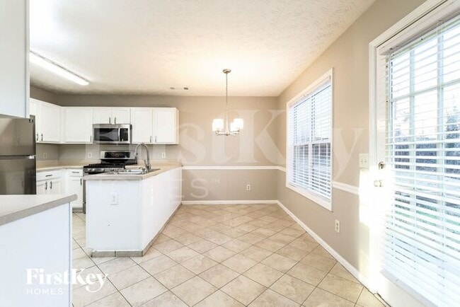 Photo - 150 Kentshire Pl NW