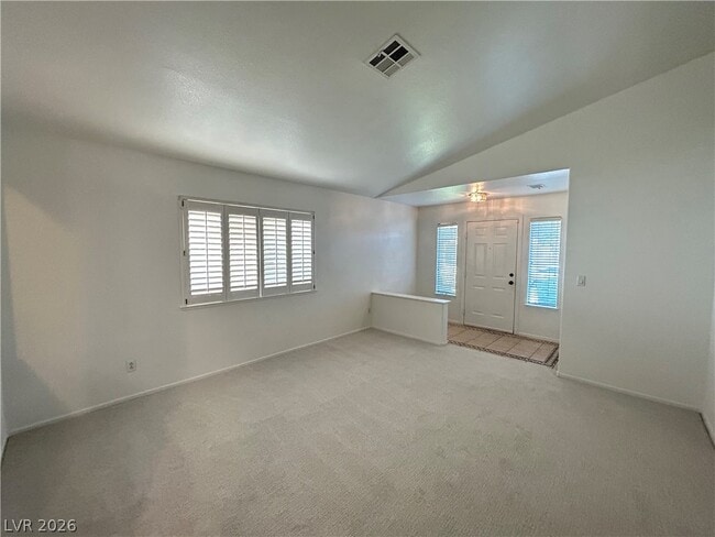 Photo - 645 Beresford Ave