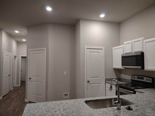 Photo - 2121 N Jayton Ave Unidad B