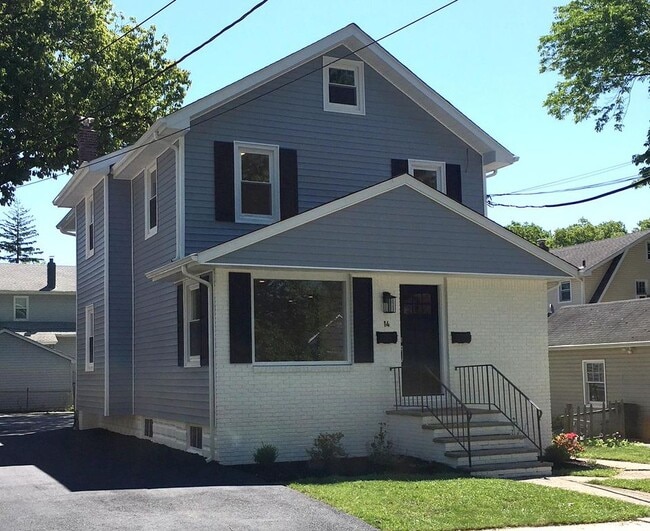 Photo - 14 Hickory St Unidad 2nd Floor