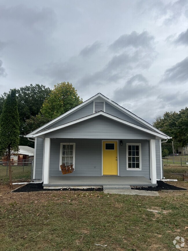 Building Photo - 1400 Wright St Rental