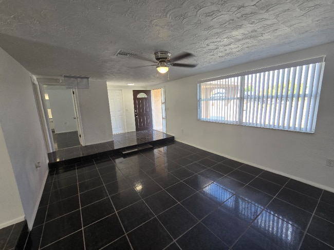 Photo - 4893 Alcea St