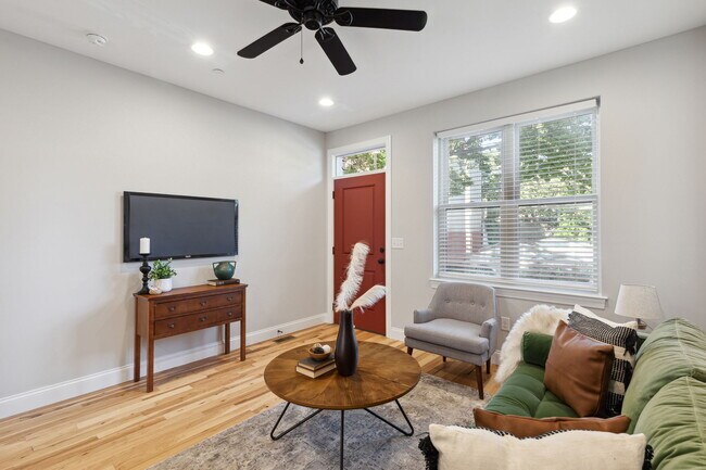 Photo - 1325 S Dover St