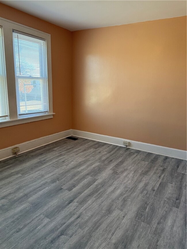 Photo - 106 W 2nd St