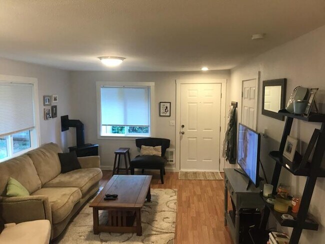 Photo - 1375 Whittier Ave SE