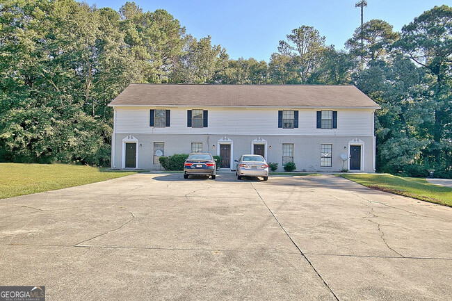 Photo - 220 Meadowbrook Ct Townhome