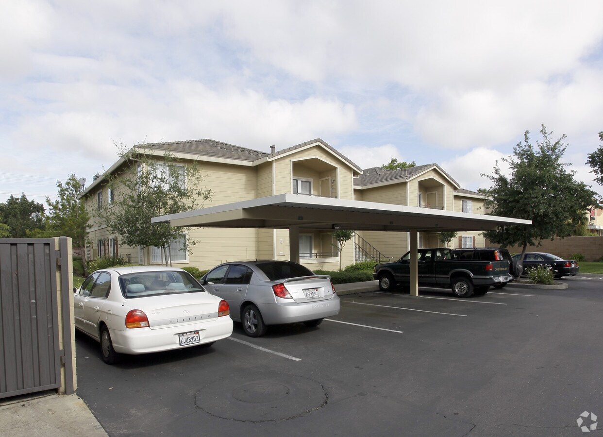 Village Crossing Apartments - Village Crossing Apartments