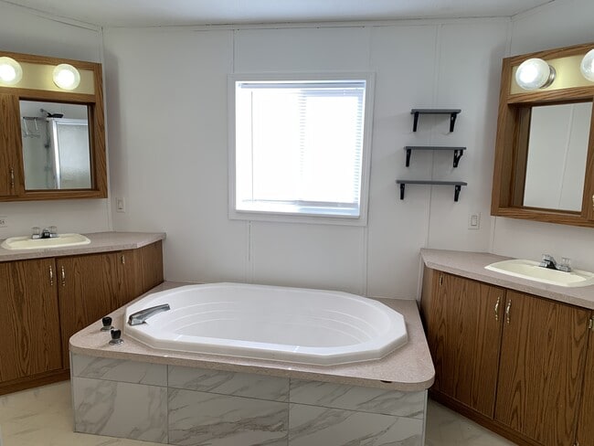 Photo - 3335 Fort Sanders Rd