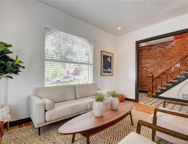 Photo - 2126 Grove St