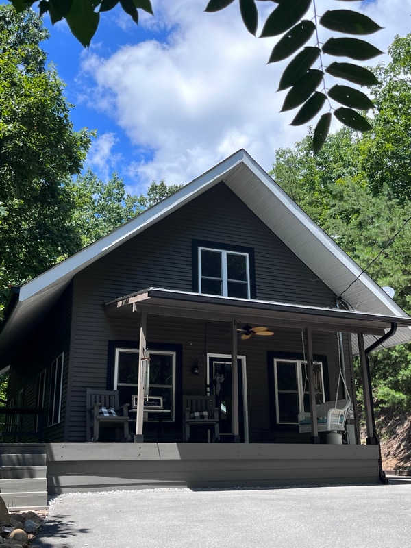 Building Photo - 2109 Dogwood Dr