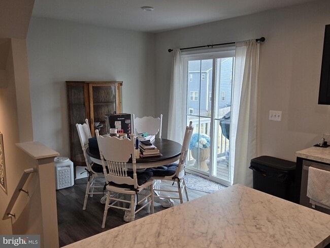 Photo - 503 Williams St