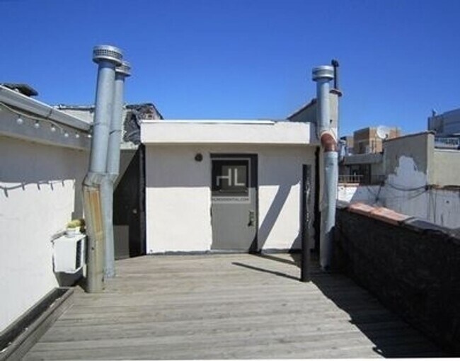 Photo - East 13th Street Unidad 6D