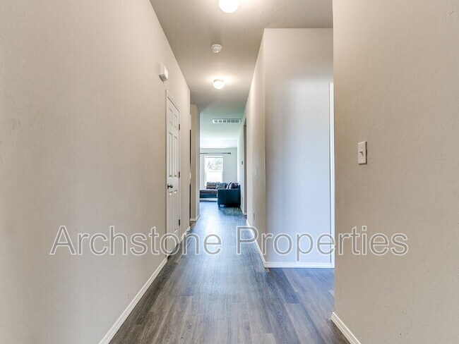 Photo - 1308 Dustin Dr