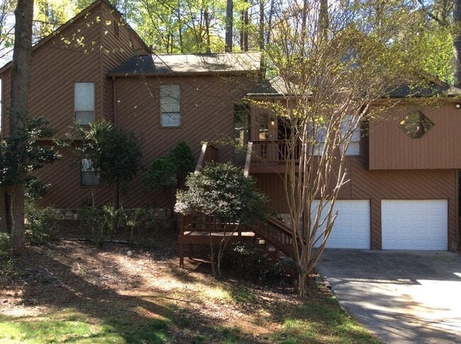 Building Photo - 4944 Tremont Dr NE