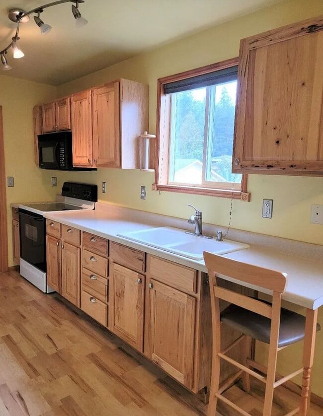 Photo - Very neat unit in Poulsbo area.