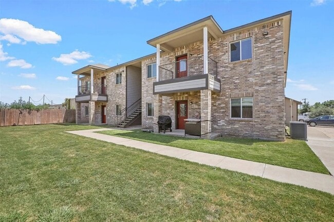 Building Photo - 512 E Hazelwood St Rental
