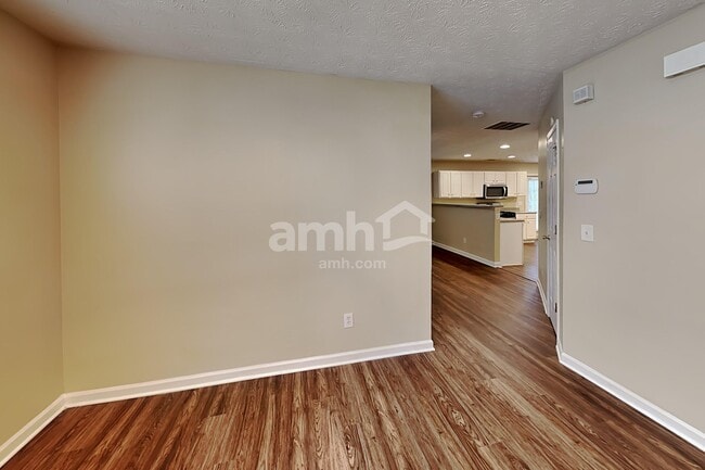 Photo - 308 Sam Cobb Pl