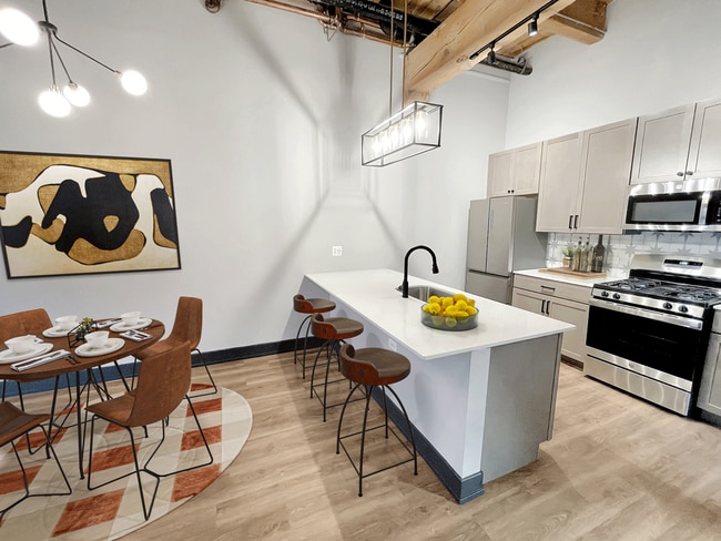 Sheffield Lofts - 3110 N Sheffield Ave